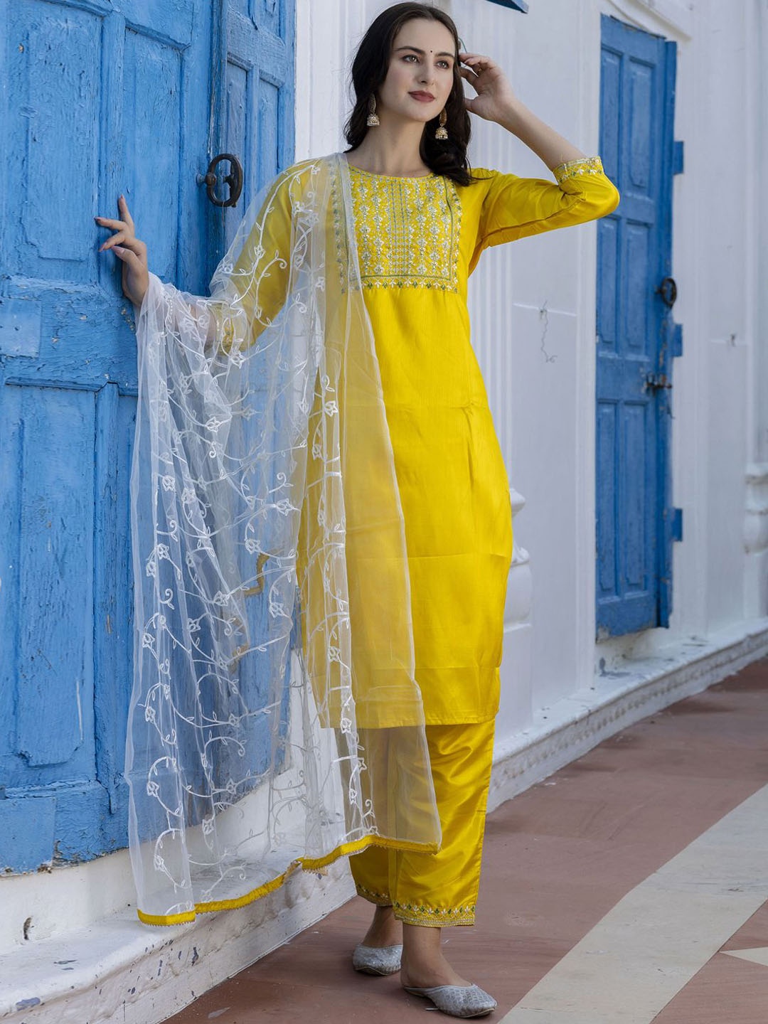

VredeVogel Floral Yoke Design Thread Work Straight Kurta & Trousers With Dupatta, Yellow