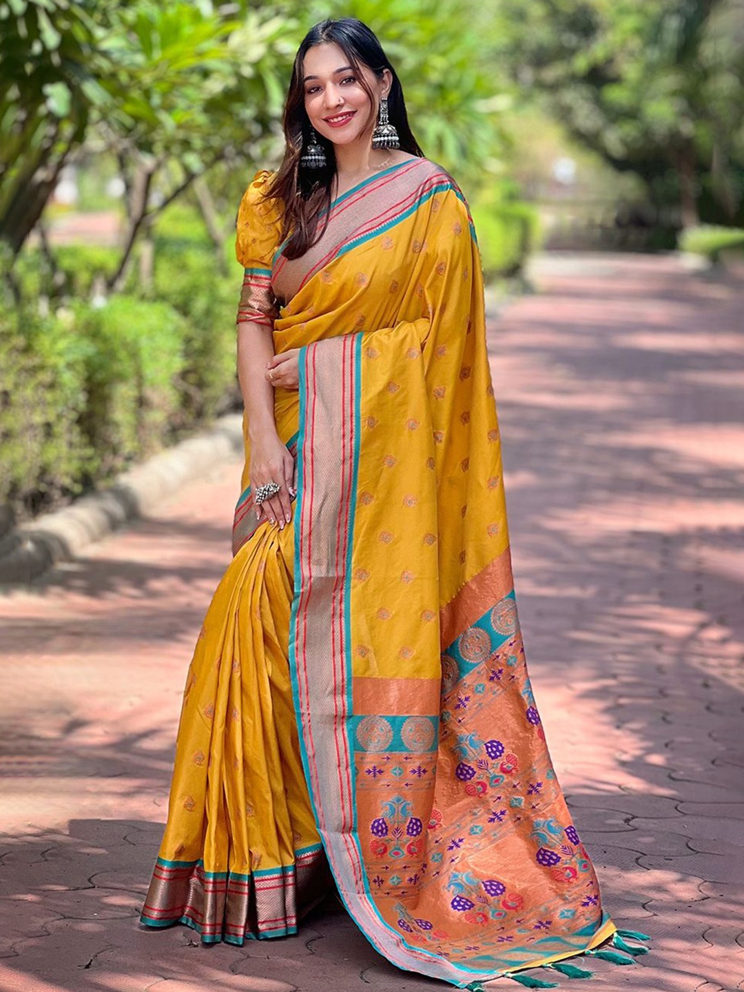 

SGF11 Woven Design Zari Art Silk Kanjeevaram Saree, Yellow