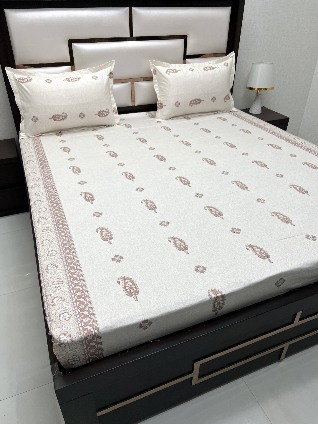 

Pure Decor Peach-Coloured Ethnic Printed 330 TC Cotton Queen Bedsheet with 2 Pillow Covers