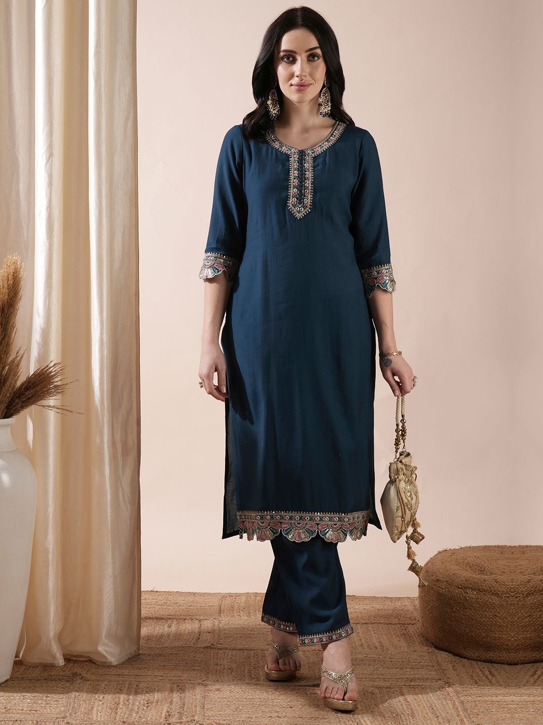 

Globus Ethnic Motifs Yoke Design Thread Work Straight Kurta With Trousers, Teal