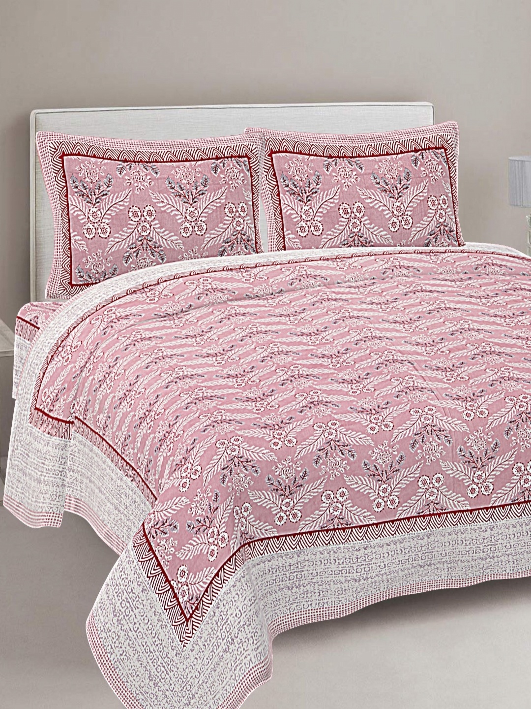 

FrionKandy Living Pink & Grey Printed Cotton 180 TC King Bedsheet With 2 Pillow Covers