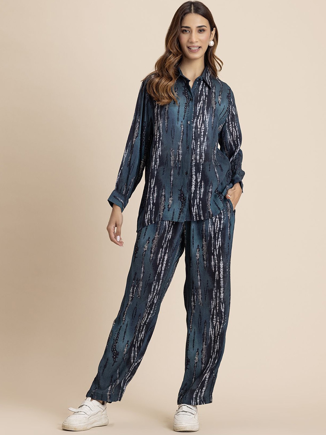 

Moomaya Abstract Printed Long Sleeves Shirt With Trousers, Teal