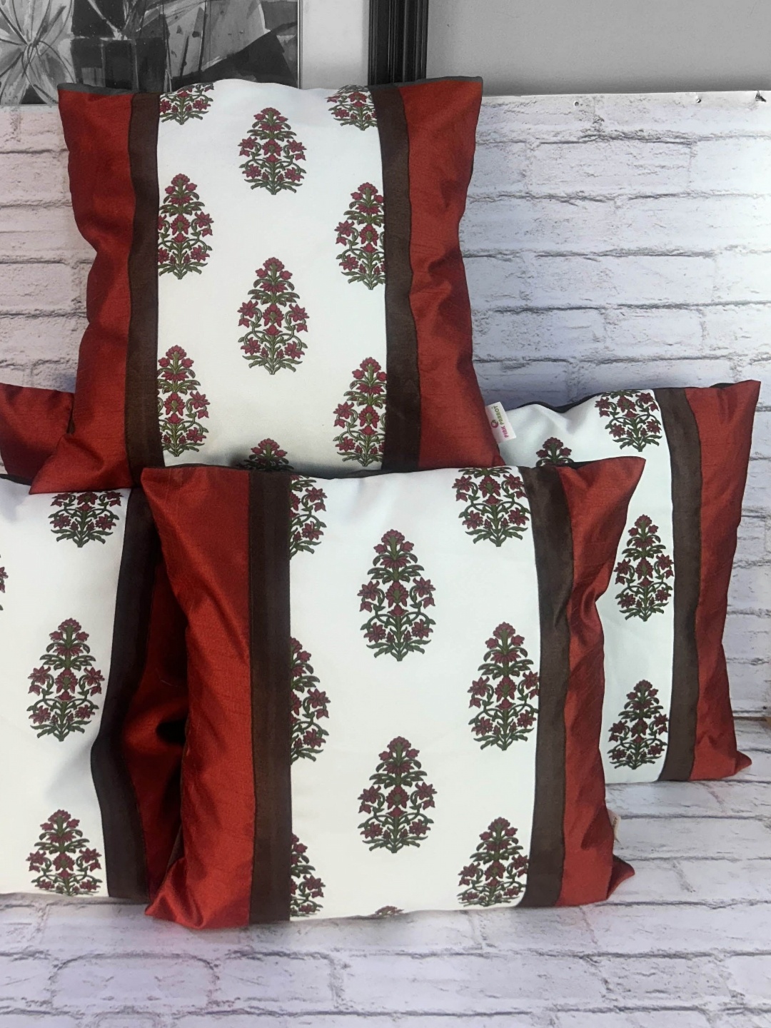 

Pink Parrot White & Red 5 Pieces Ethnic Motifs Square Cushion Covers