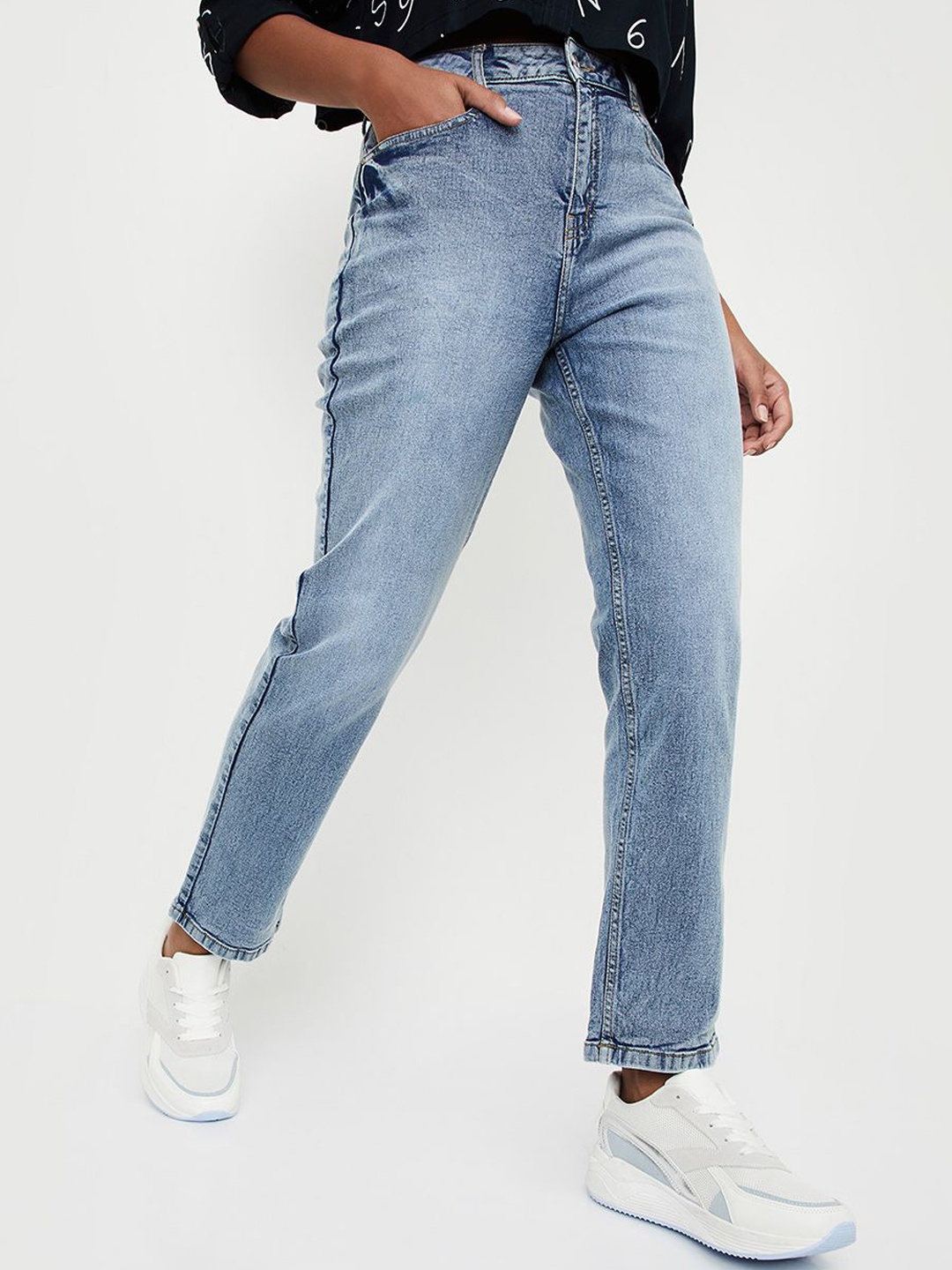 

max Women Mid-Rise Heavy Fade Cotton Jeans, Blue