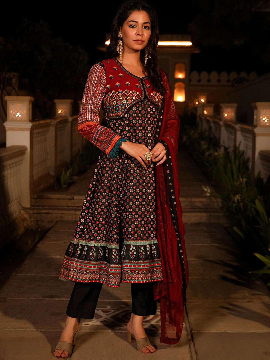 

Juniper Ethnic Motifs Printed Notch Neck Thread Work A-Line Kurta With Palazzos & Dupatta, Black