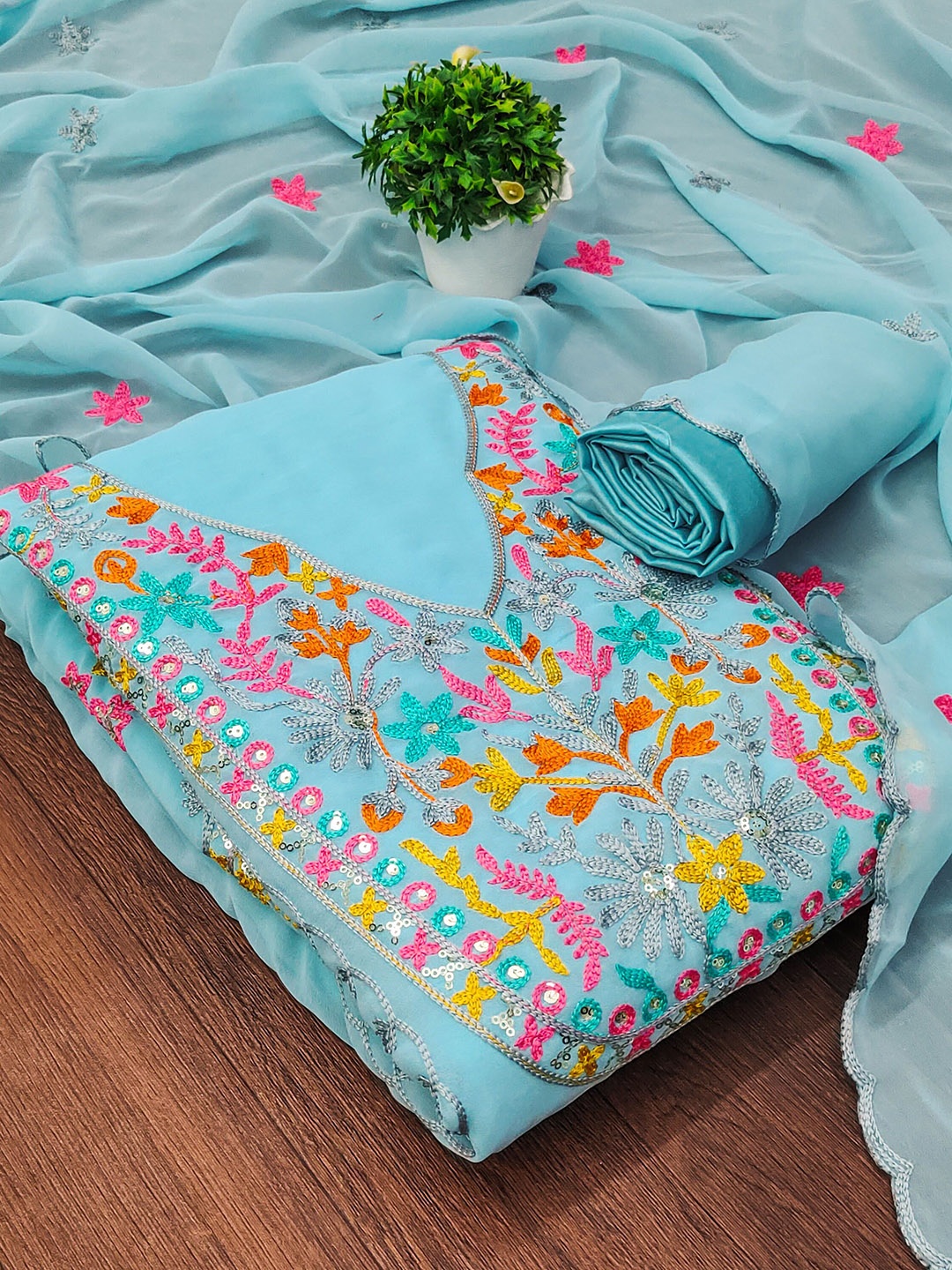 

Maroosh Embroidered Unstitched Dress Material, Teal