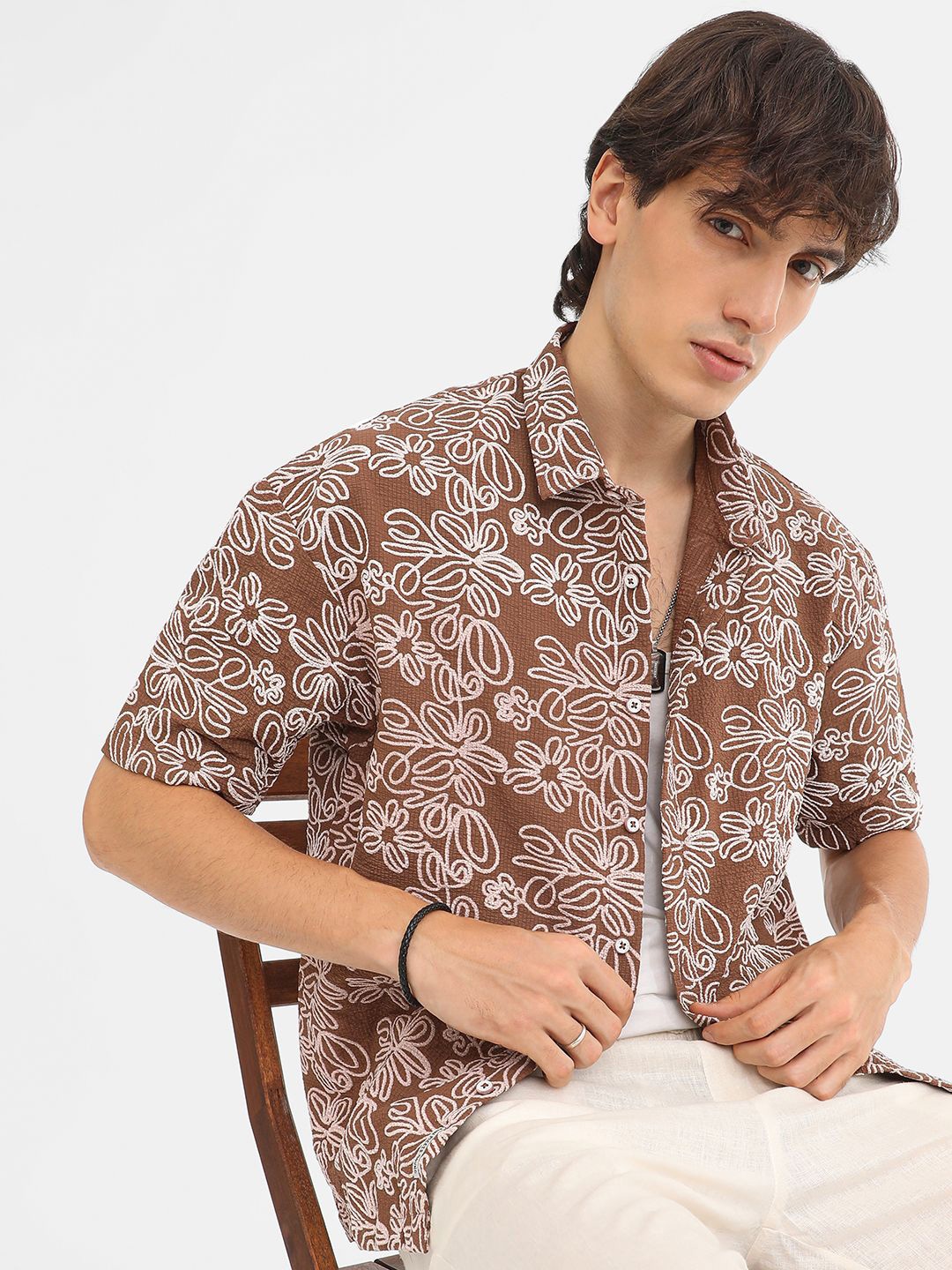 

Campus Sutra Men Comfort Spread Collar Floral Printed Cotton Oversized Casual Shirt, Brown