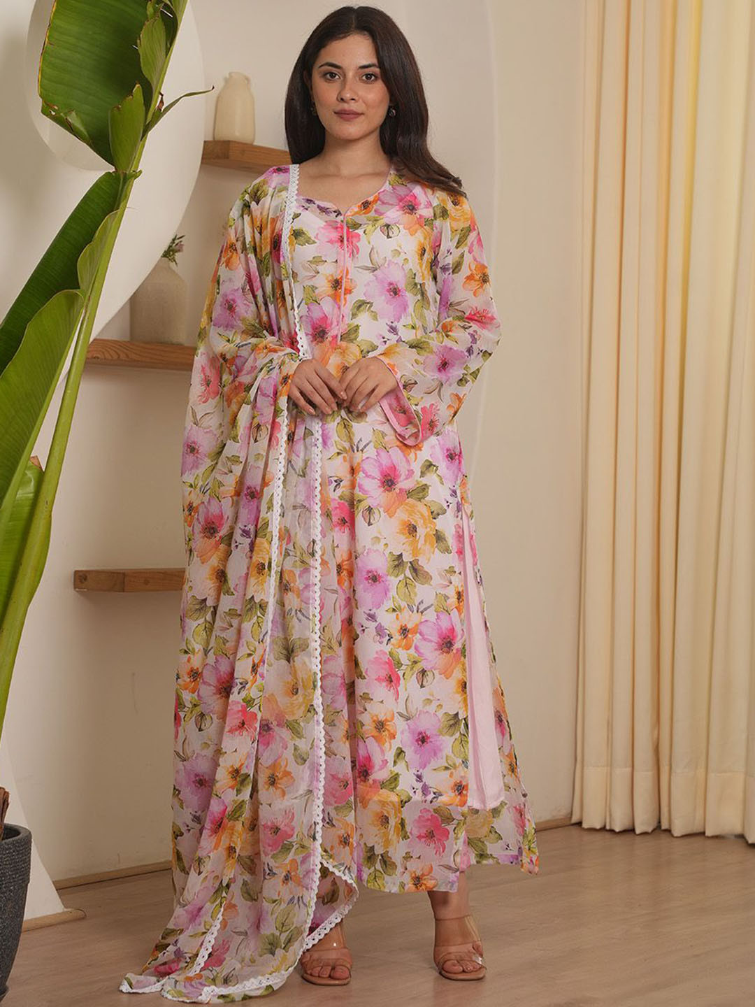 

OneWe Snow Floral Printed Sweetheart Neck Silk Chiffon A-Line Kurta With Trouser & Dupatta, White