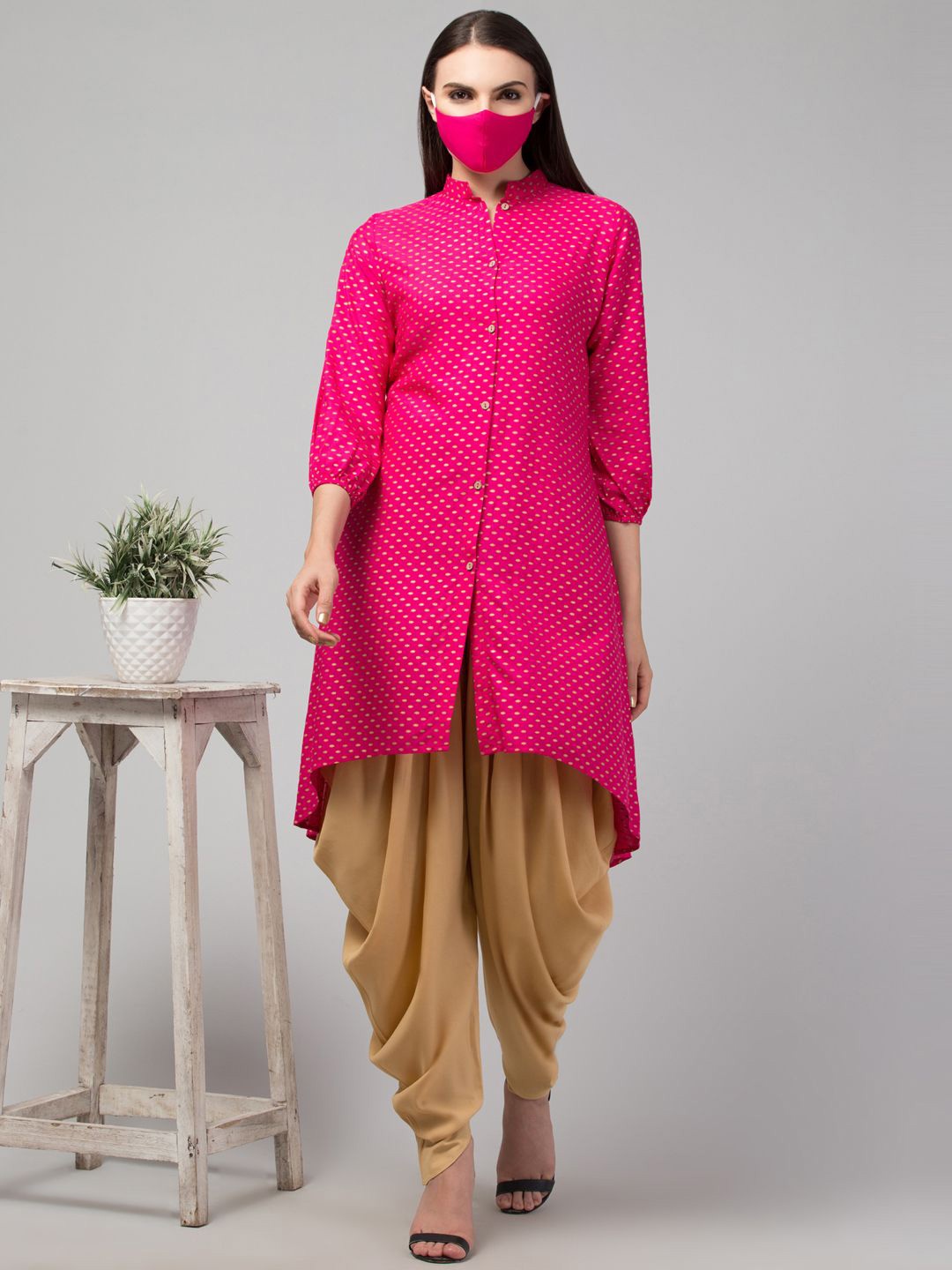 

MUSHKIYA Geometric Printed Mandarin Collar Puff Sleeves A-Line Kurta with Dhoti Pants, Magenta