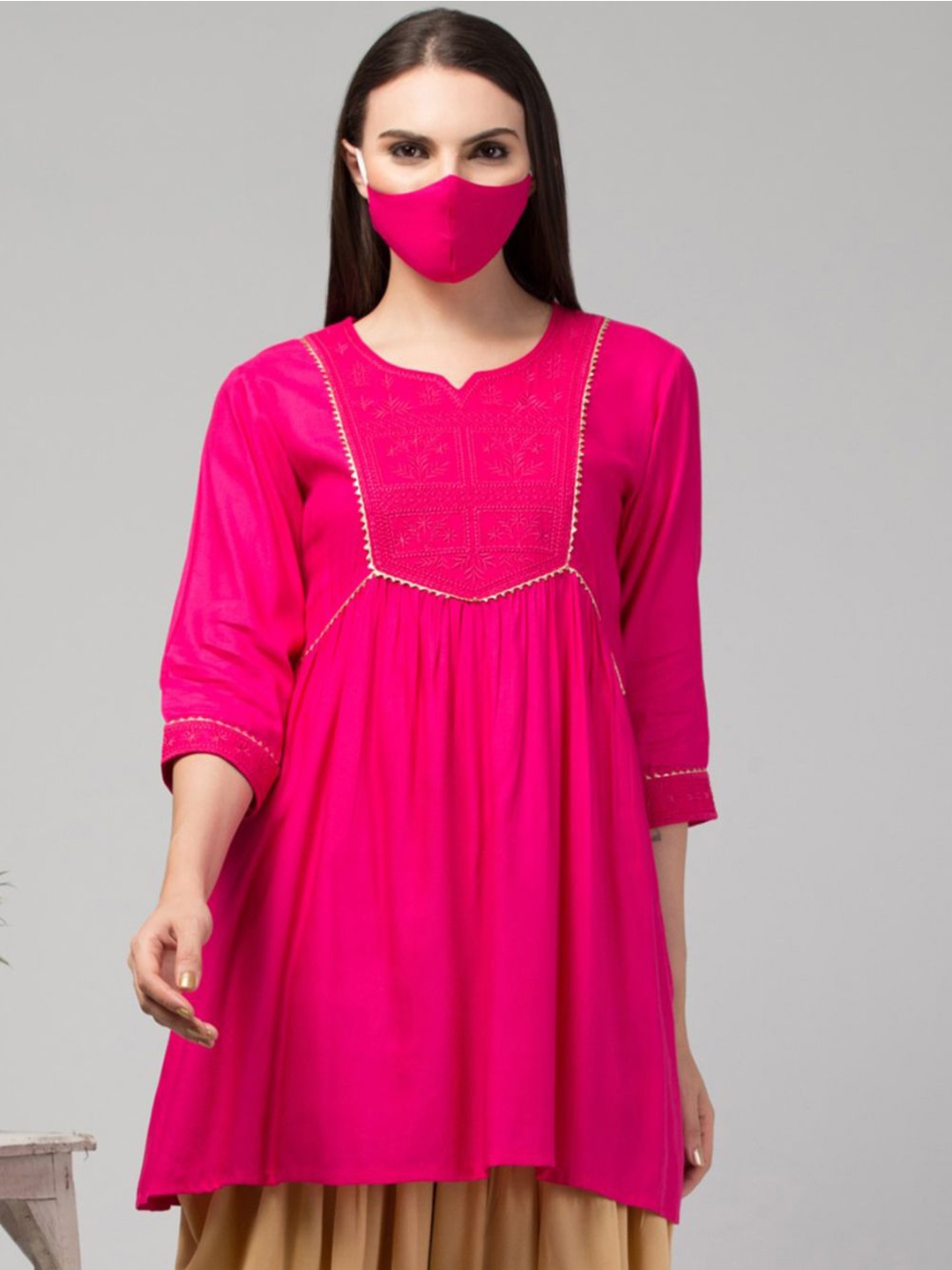 

MUSHKIYA Women Solid Round Neck Top, Magenta