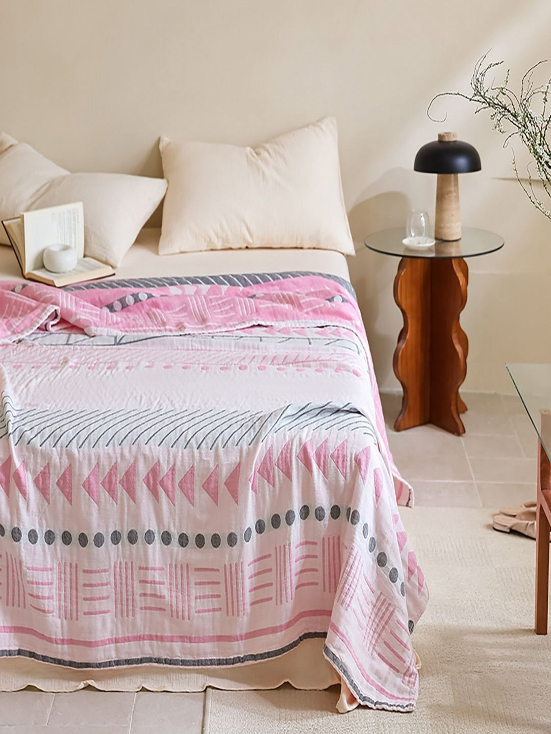 

JC HOME Pink & White Geometric AC Room 300 GSM Single Bed Quilt