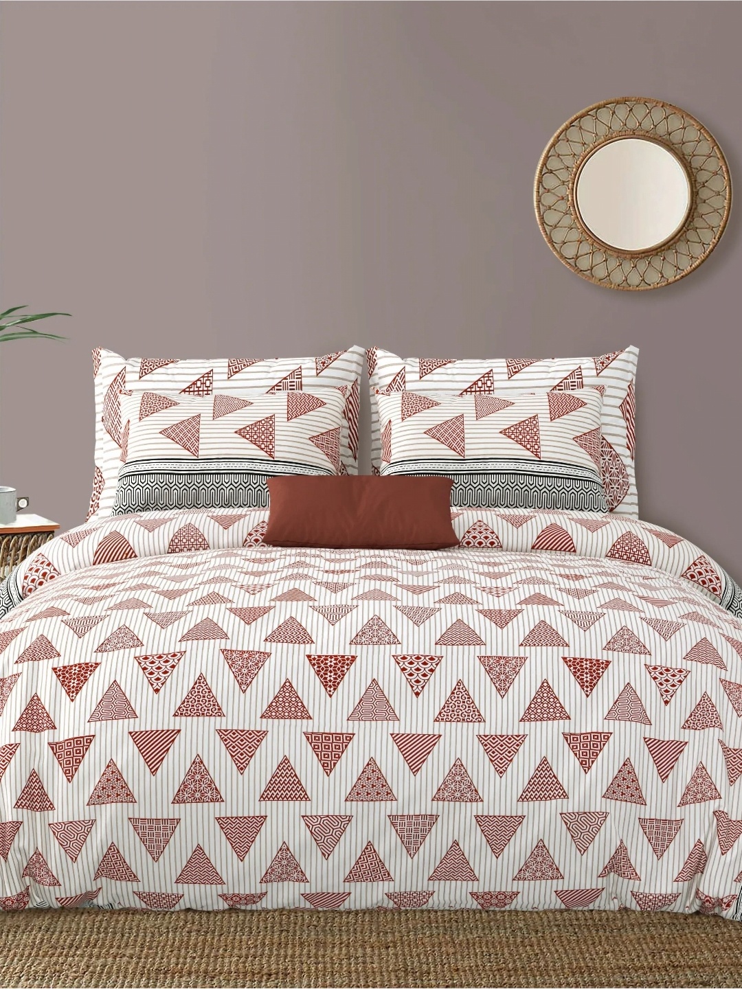 

LIVING ROOTS Maroon & White Geometric Cotton 210 TC King Bedsheet with 2 Pillow Covers