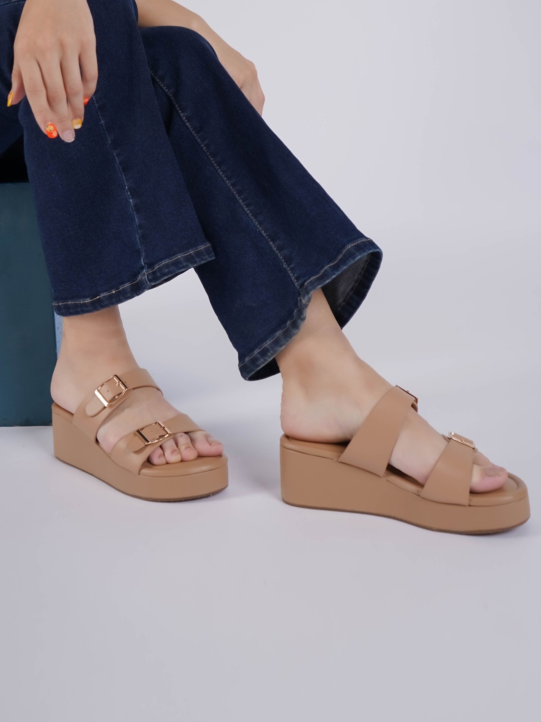 

Shezone Buckle Design Wedges Sandals, Beige
