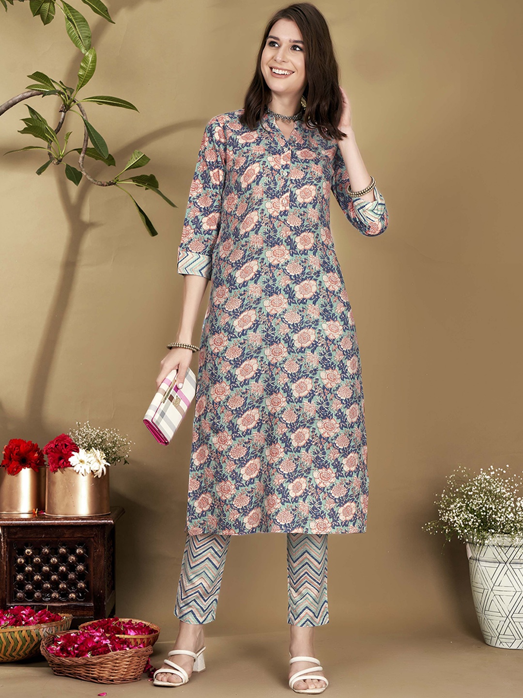 

Anouk Blue Floral Printed Mandarin Collar Pure Cotton Straight Kurta With Trouser