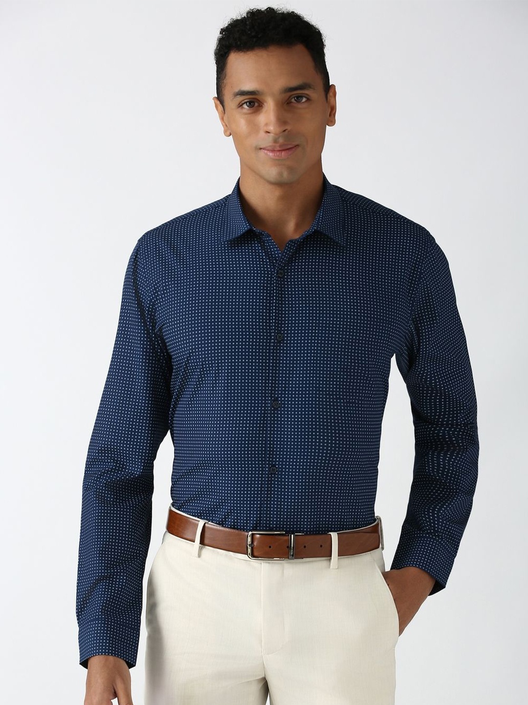 

Peter England Men Slim Fit Opaque Printed Formal Shirt, Navy blue