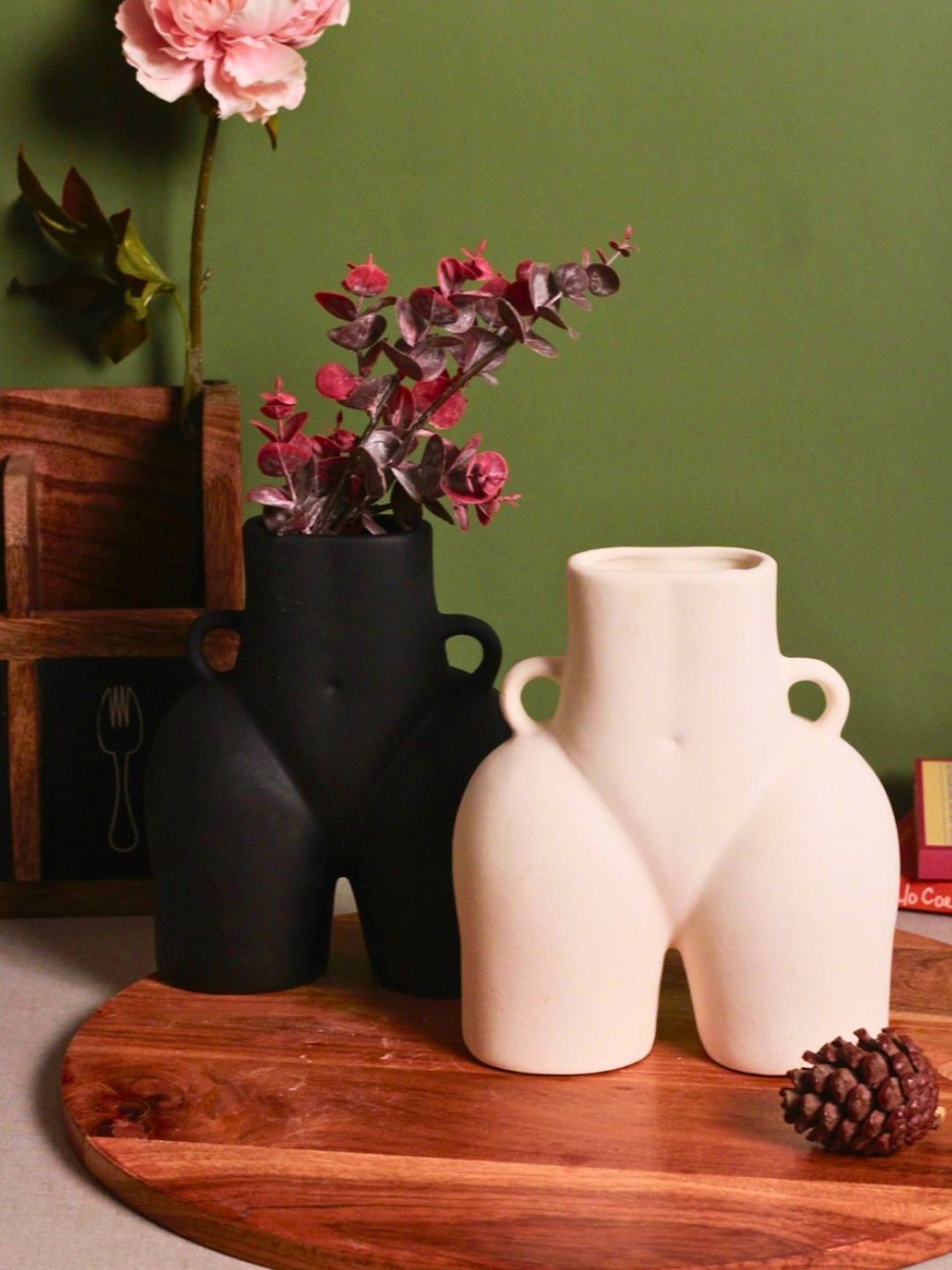 

WEAVING HOMES White & Black 2 Pieces Ceramic Body Vases