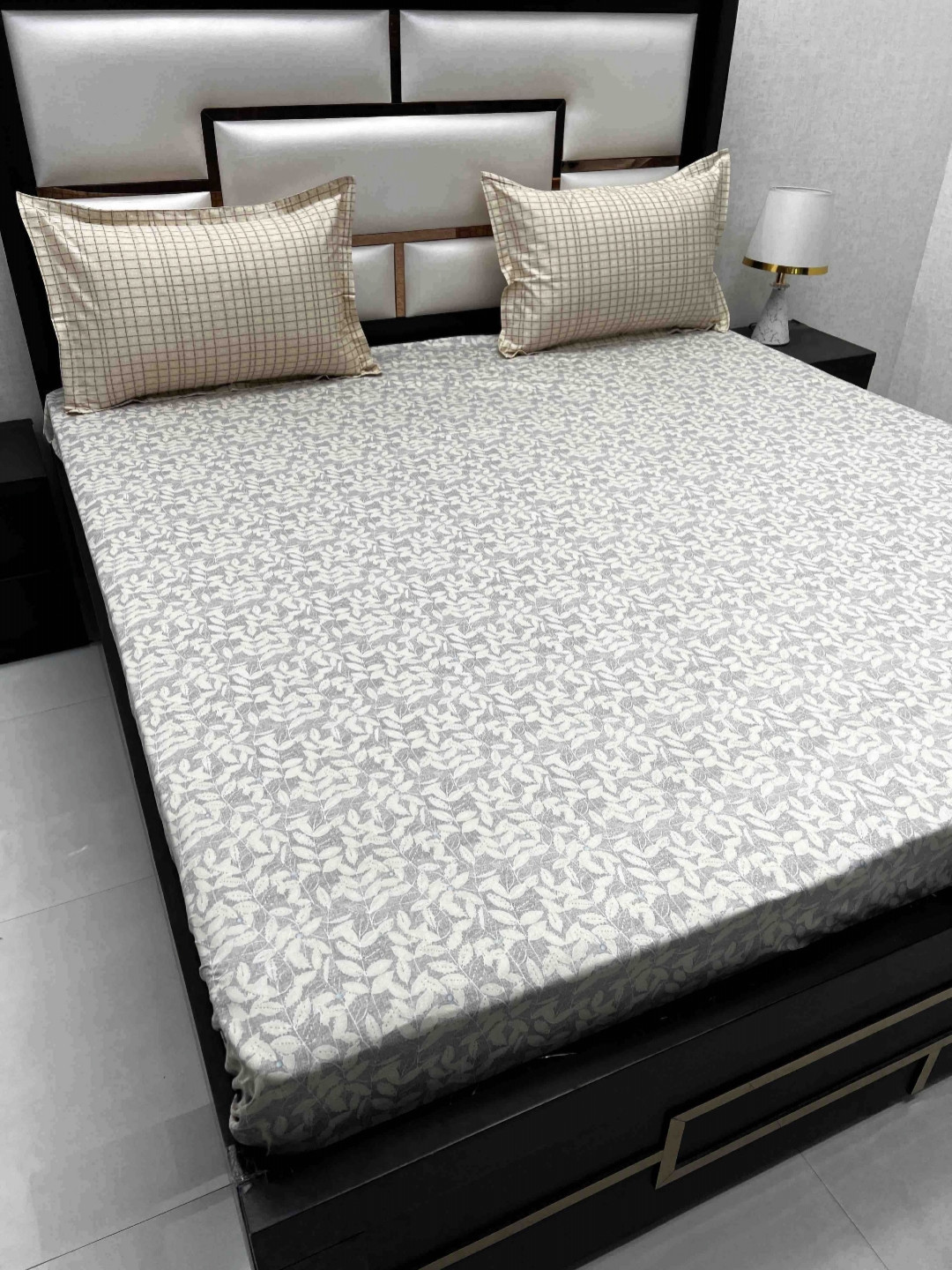 

Pure Decor Cotton King Size Double Bed Bedsheet With 2 Pillow Covers 2.74m X 2.74m, White