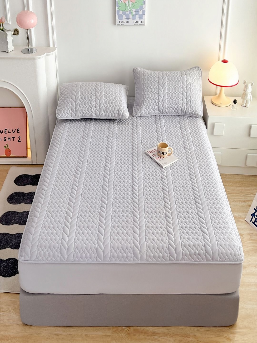 

JC HOME Grey Geometric Quilted 150 TC Queen Fitted Bedsheet With 2 Pillow Covers