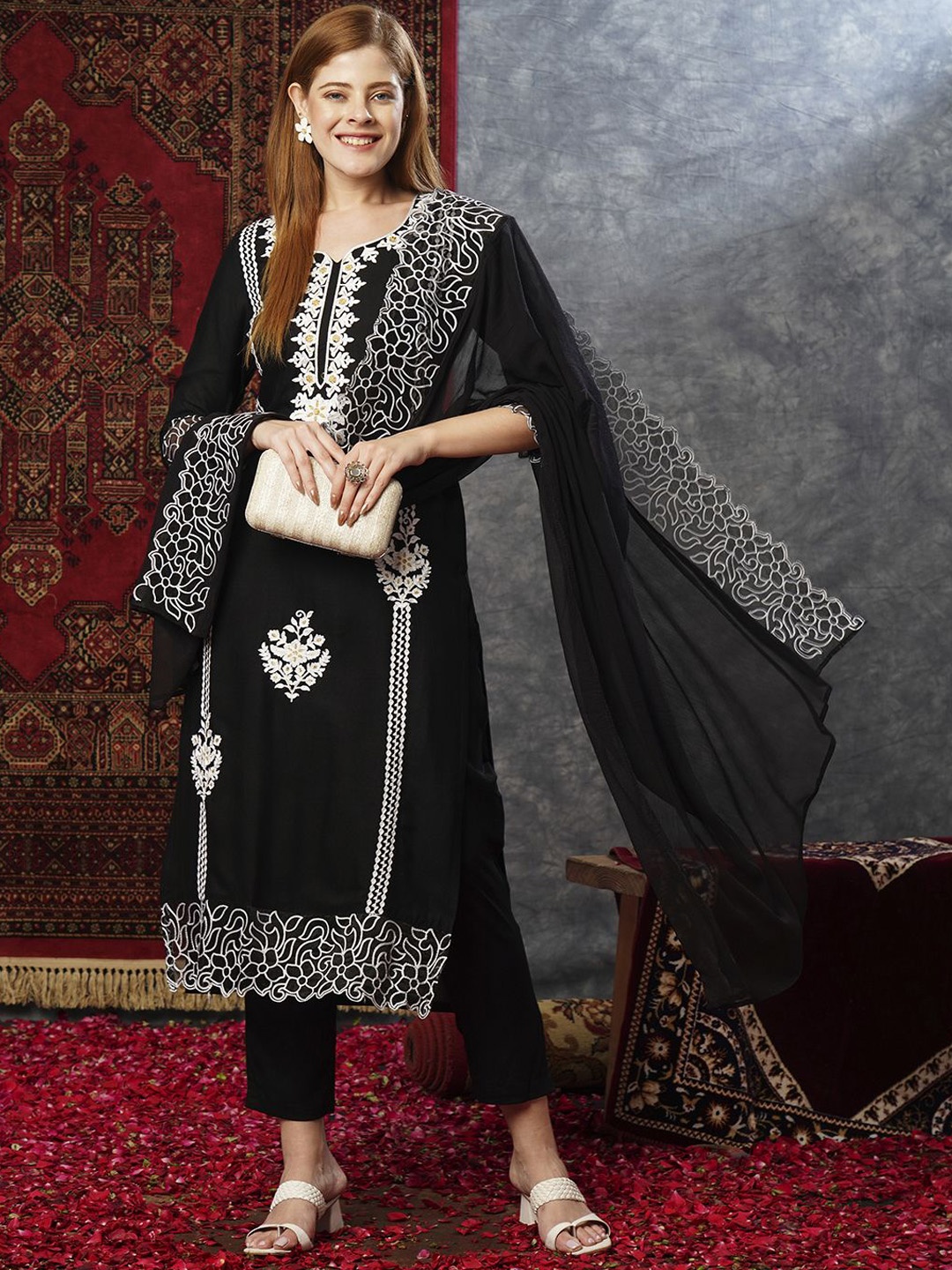 

GoSriKi Ethnic Motifs Embroidered Thread Work Kurta With Trousers & Dupatta, Black