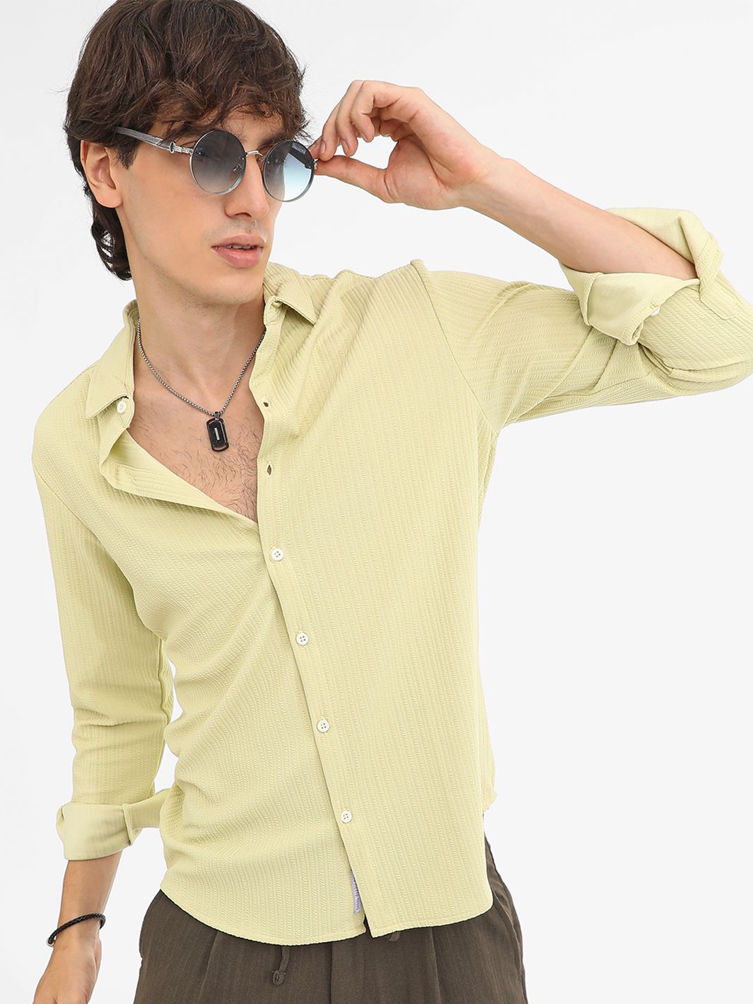 

Campus Sutra Men Comfort Spread Collar Solid Casual Shirt, Lime green