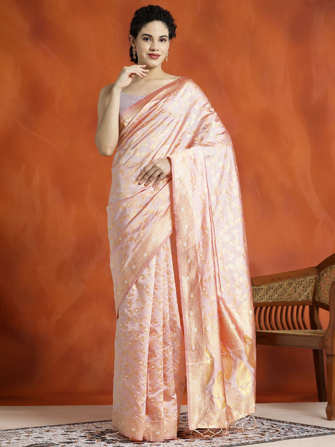 

Jaipur Kurti Silk Banarasi Zari Woven Heavy Saree, Peach