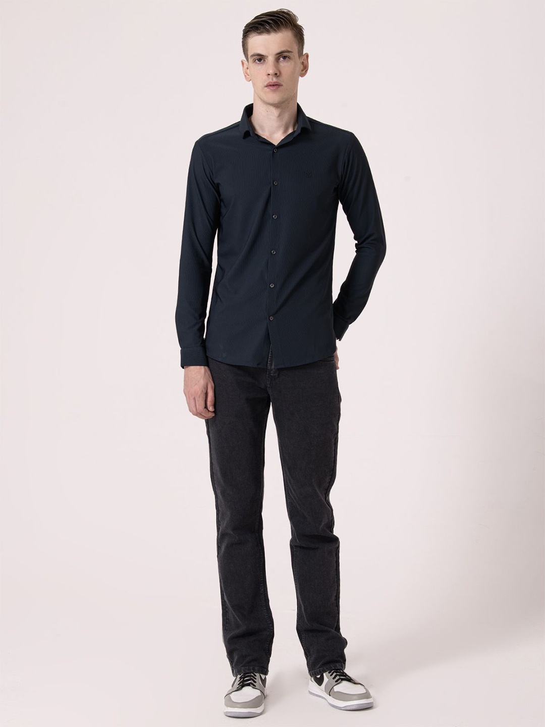 

Albion By CnM Men Spread Collar Solid Casual Shirt, Navy blue