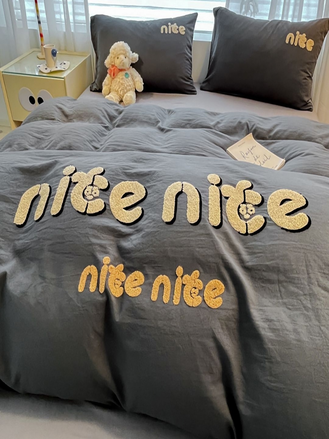 

JC HOME Grey & Brown 4 Pieces Typography Double Extra Large Bedding Set