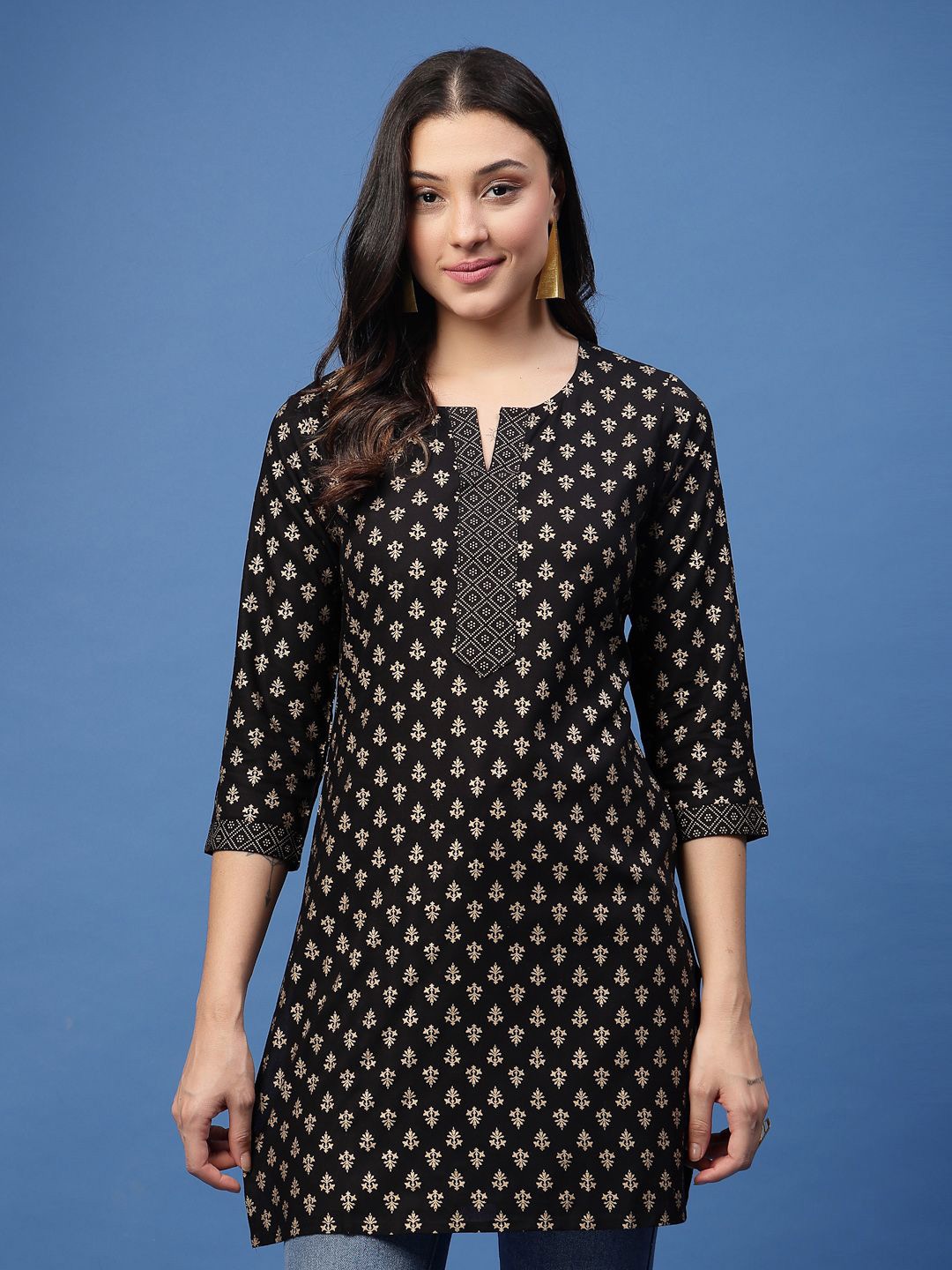 

DAEVISH Ethnic Motifs Printed V-Neck Kurti, Black