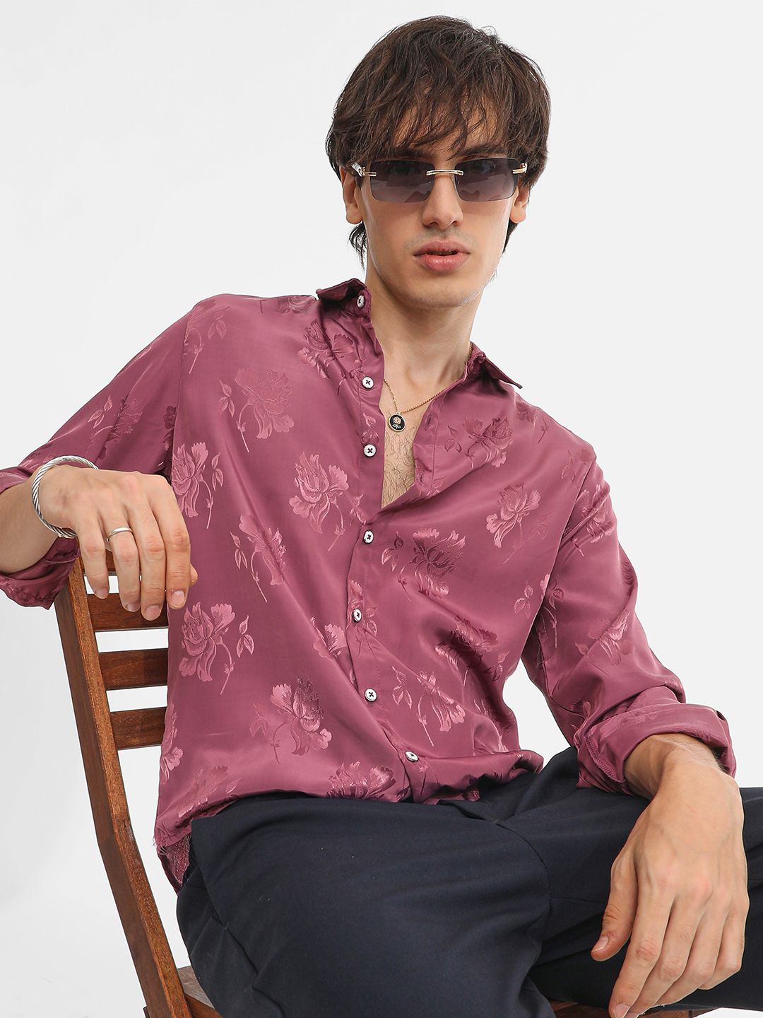 

Campus Sutra Men Comfort Spread Collar Floral Printed Casual Shirt, Pink