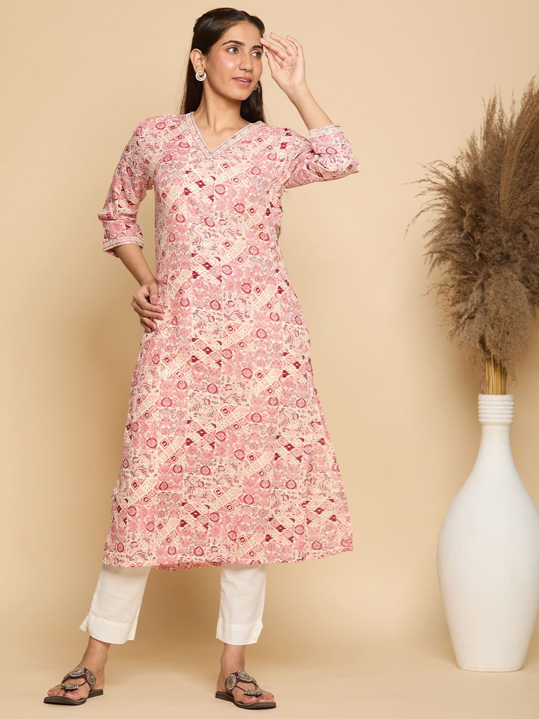 

Chandbaali Ethnic Motifs Printed V-Neck Sequinned Pure Cotton Straight Kurta, Pink