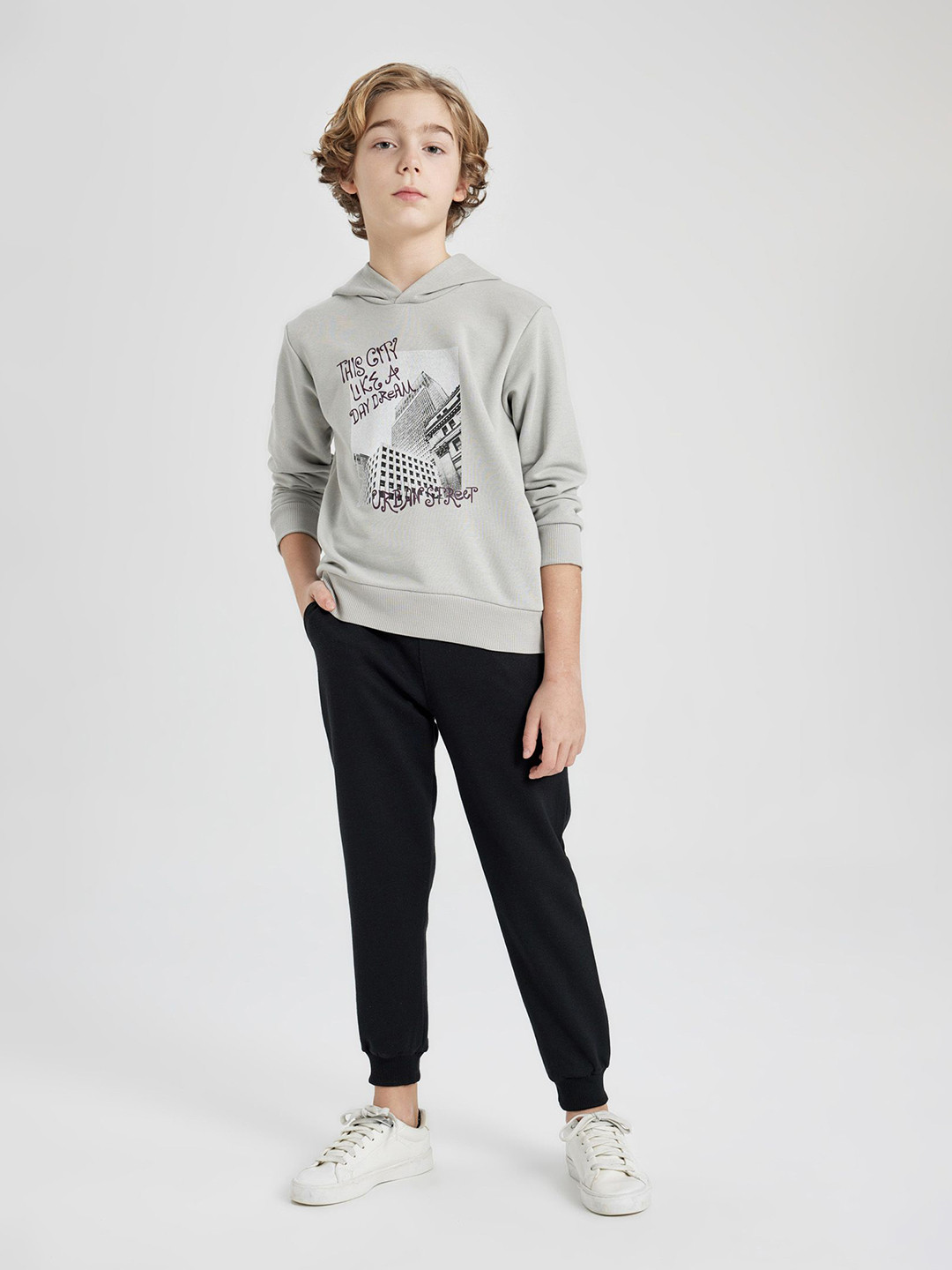 

DeFacto Boys Printed Sweatshirt With Joggers, Grey