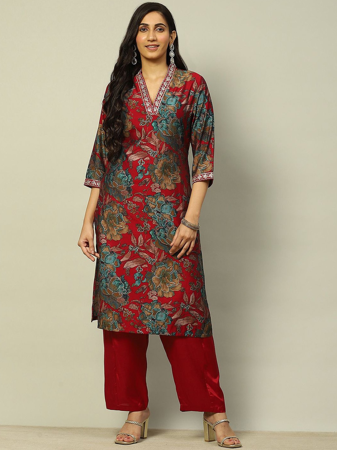 

Rangriti Floral Printed Thread Work V-Neck Straight Kurta With Salwar & Dupatta, Pink