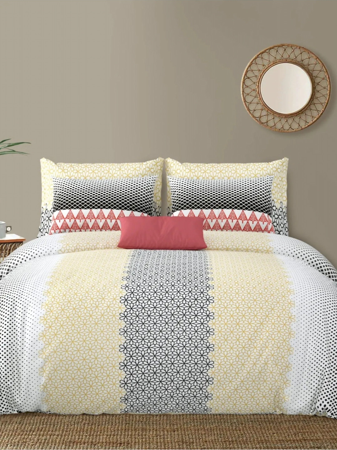 

LIVING ROOTS Yellow & White Geometric Cotton 210 TC King Bedsheet with 2 Pillow Covers