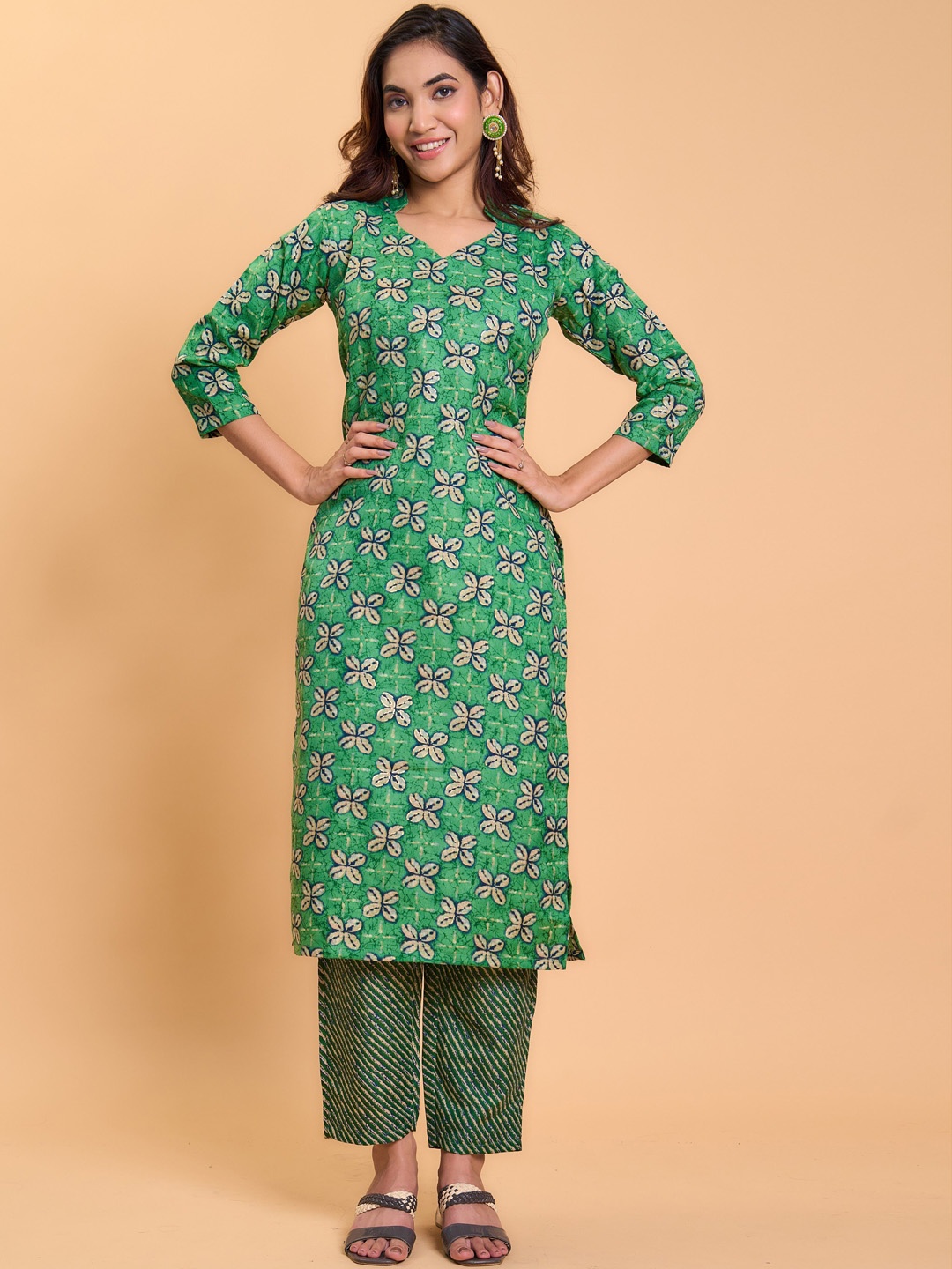 

KALINI Women Floral Printed Regular Kurta with Trousers, Green