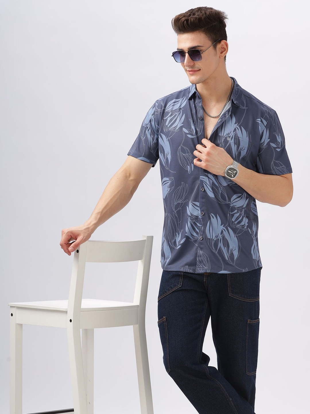 

BULLMER Men Standard Spread Collar Floral Printed Cotton Casual Shirt, Navy blue