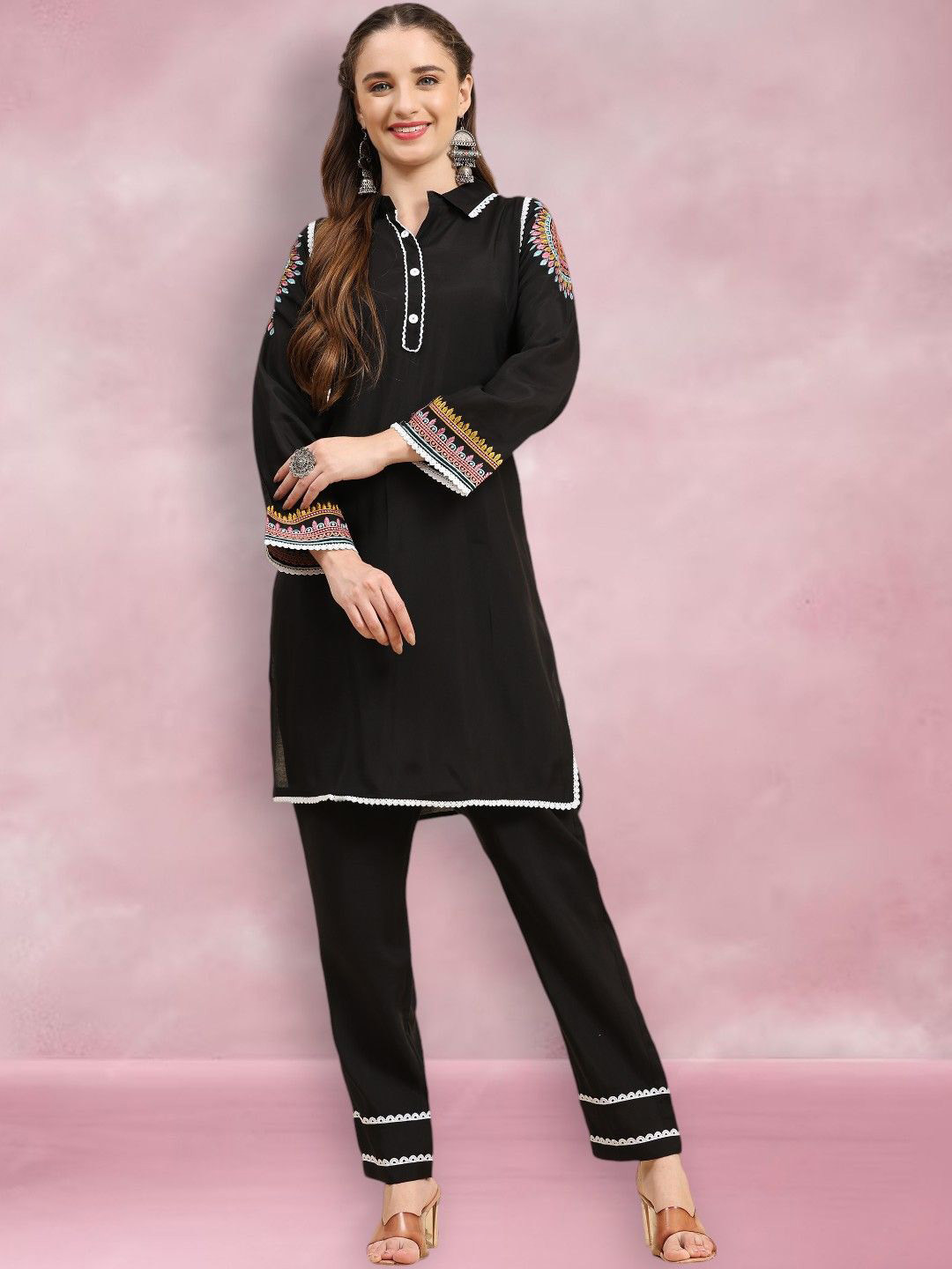 

Growish Embroidered Shirt Collar Tunic & Trousers, Black