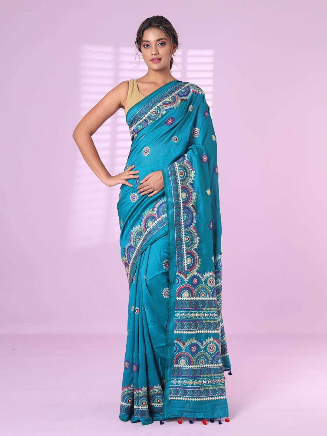 

Charukriti Ethnic Motifs Embroidered Pure Georgette Saree, Blue