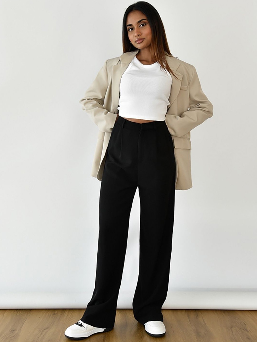 

KPOP Women Solid Regular Fit Original Trousers, Black