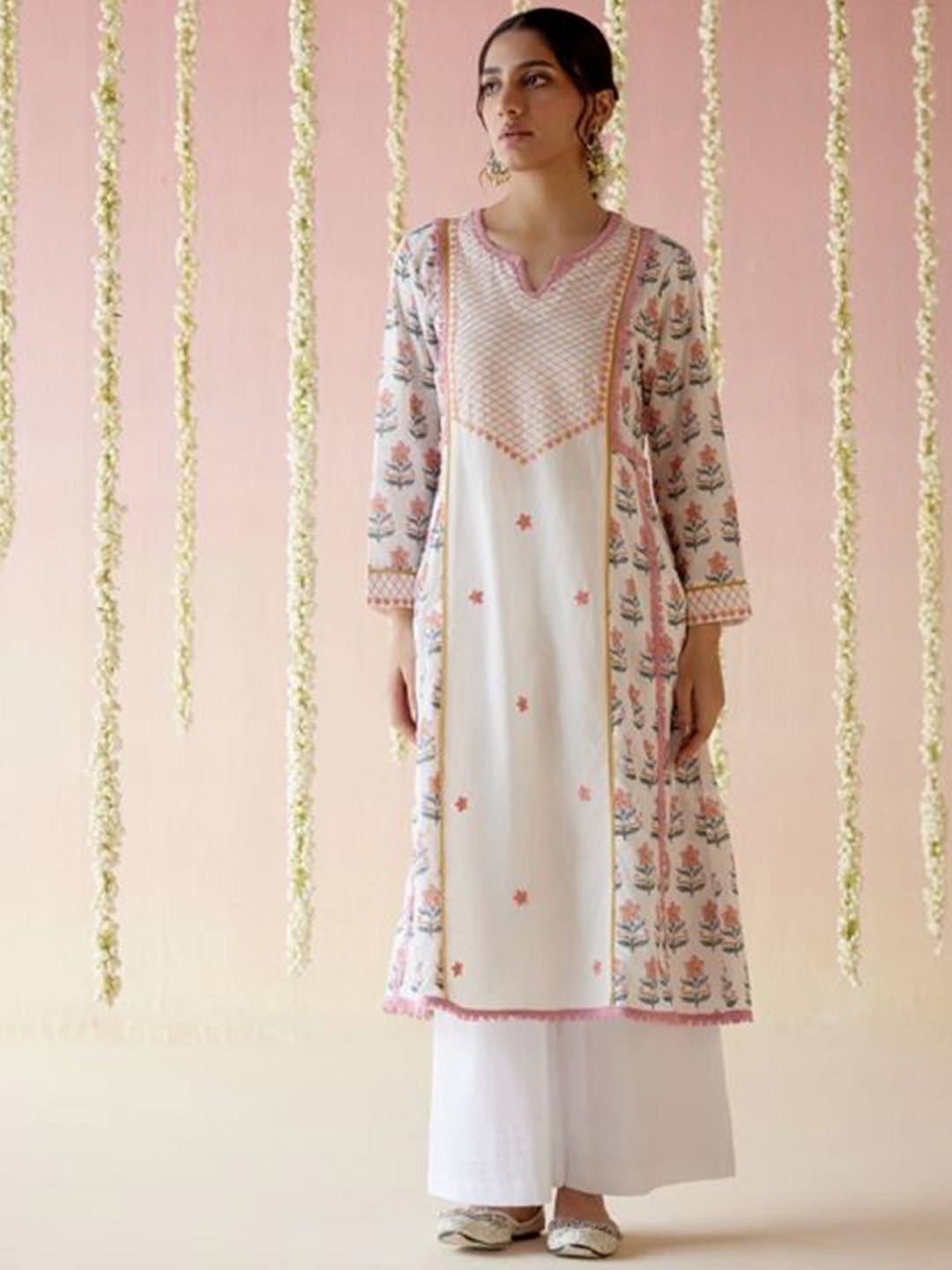 

NERO Women Floral Regular Pure Cotton Kurta with Palazzos, White