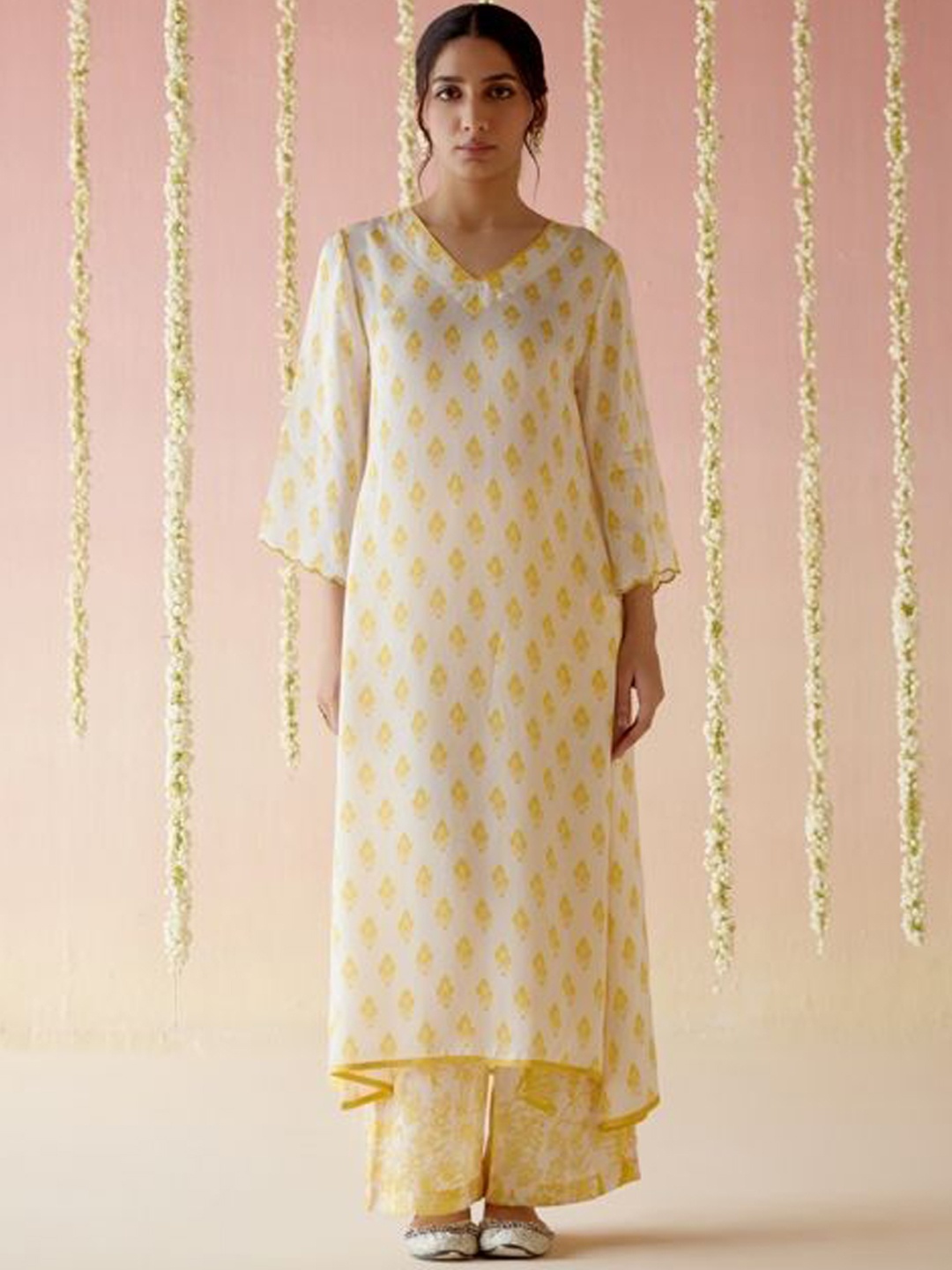 

NERO Women Floral Printed Regular Pure Cotton Kurta with Palazzos, White