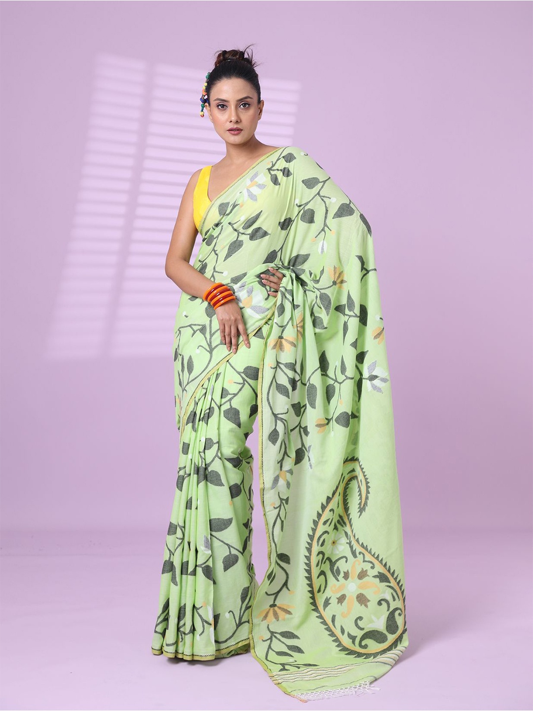 

Charukriti Ethnic Motifs Pure Cotton Saree, Green