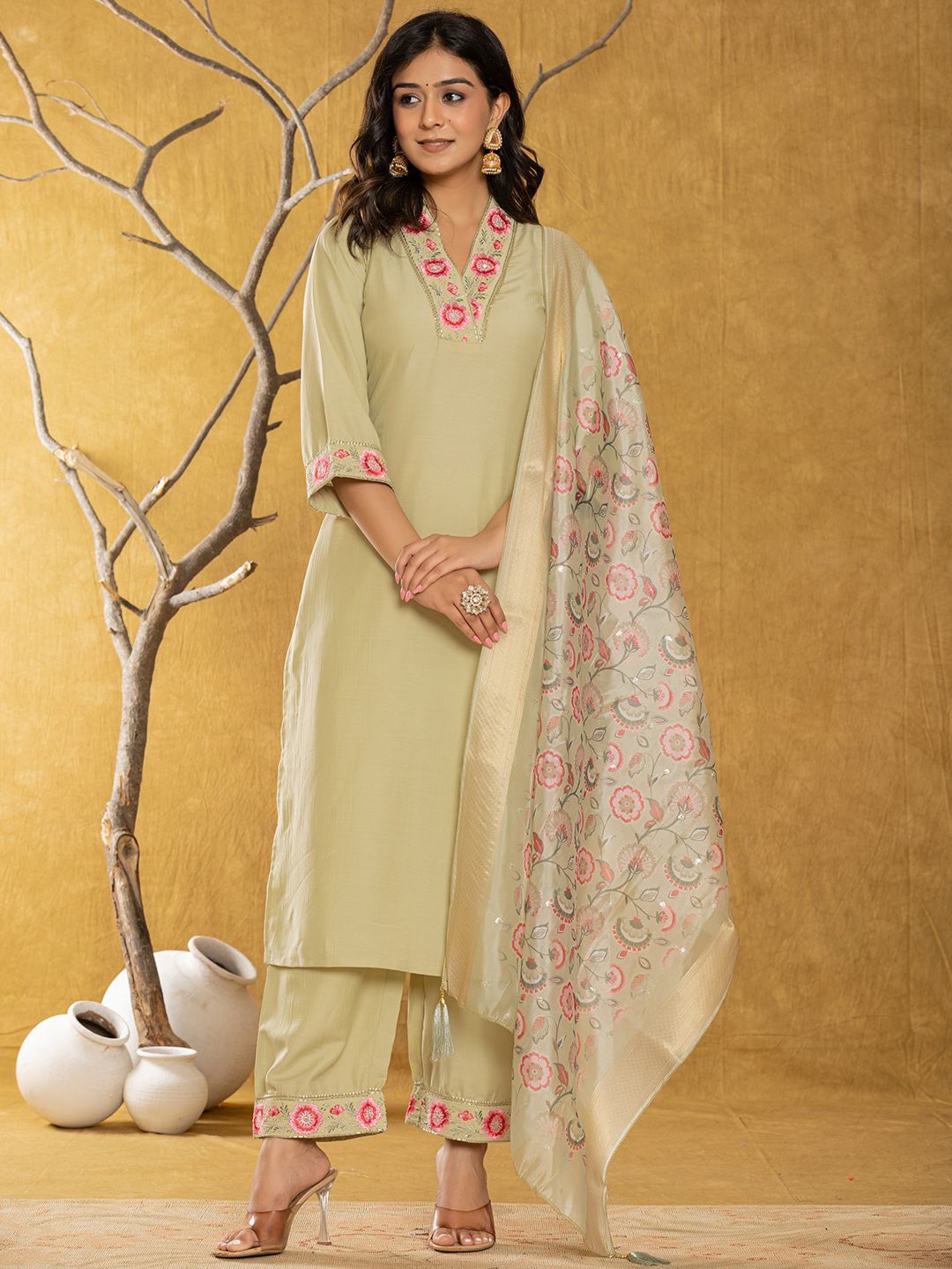 

Yufta Floral Embroidered Straight Kurta With Trousers & Dupatta, Green