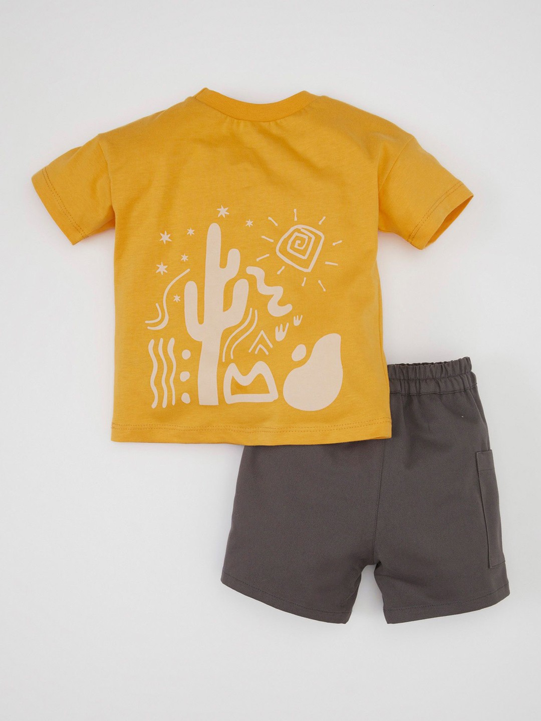 

DeFacto Boys Printed Pure Cotton T-shirt with Shorts, Yellow