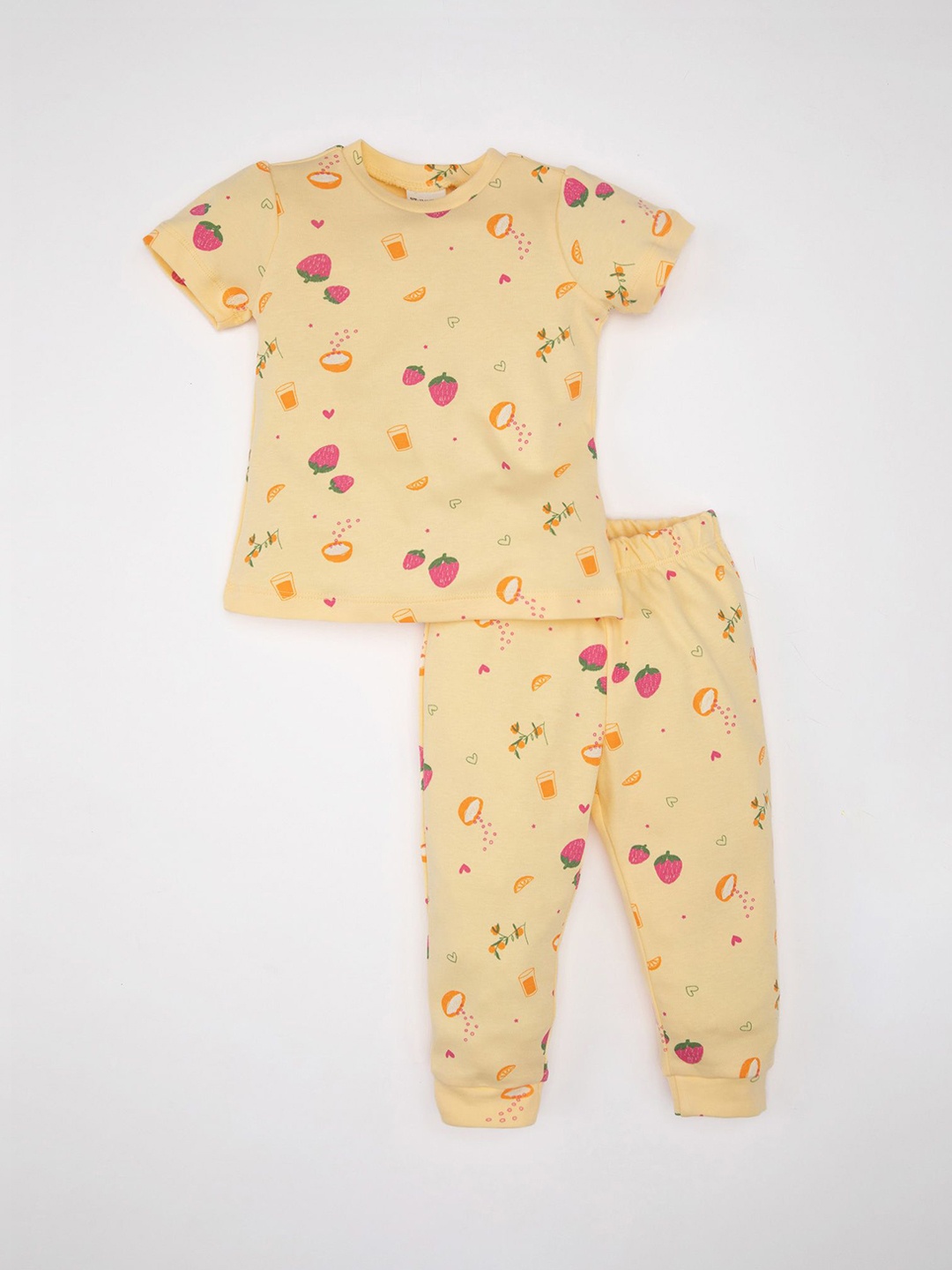 

DeFacto Girls Printed Pure Cotton Night Suit, Yellow
