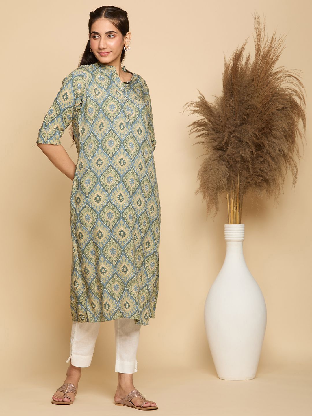 

Chandbaali Ethnic Motifs Printed Mandarin Collar Pure Cotton Straight Kurta, Green