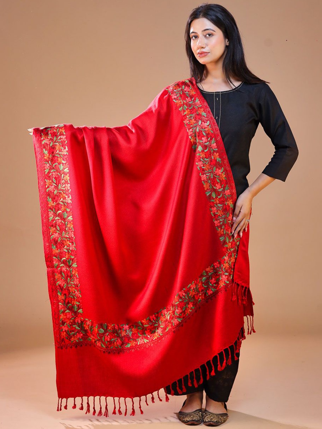 

SWI Stylish Floral Embroidered Woolen Shawl, Maroon