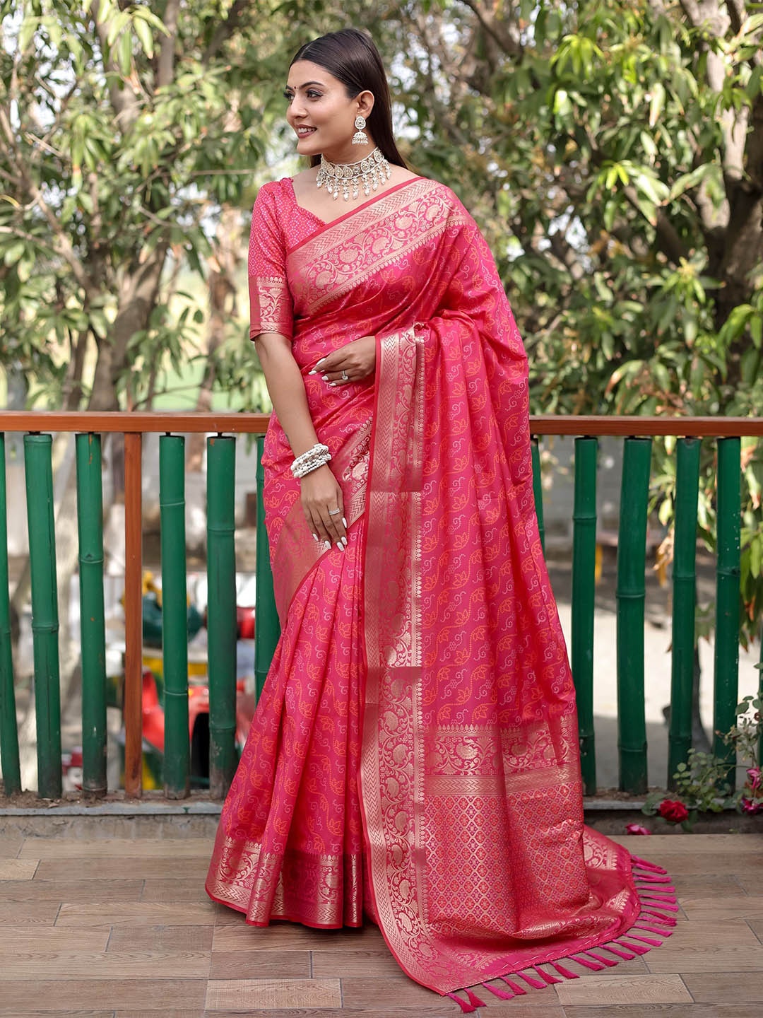 

Anaita Woven Design Zari Pure Silk Bandhani Saree, Pink