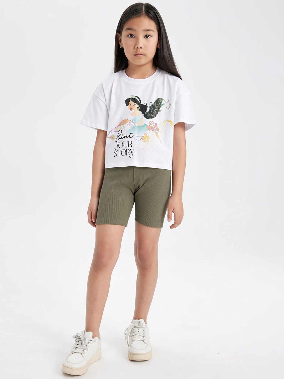 

DeFacto Girls Mid-Rise Skinny Fit Shorts, Green