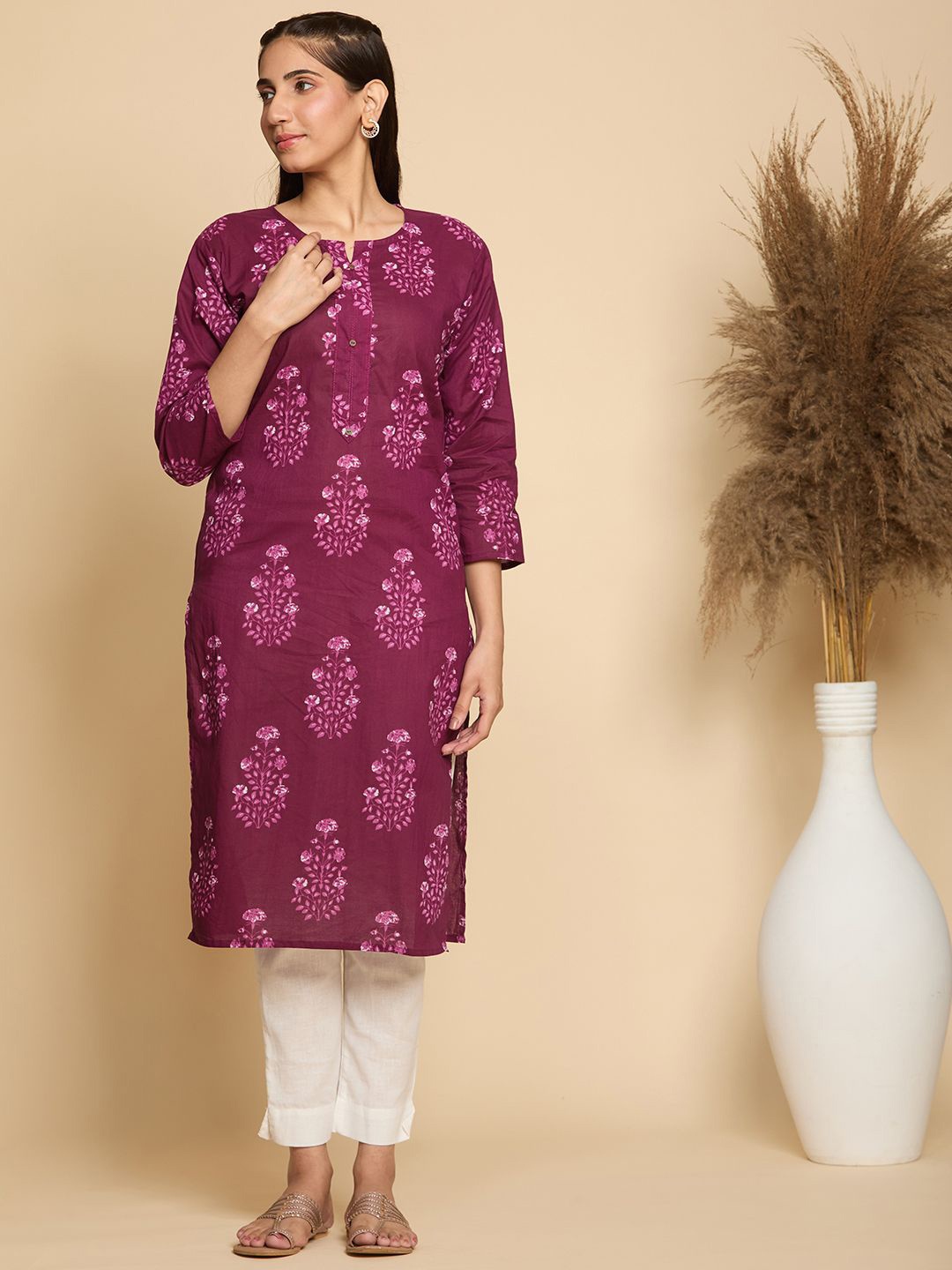 

Chandbaali Floral Printed Notch Neck Pure Cotton Straight Kurta, Purple