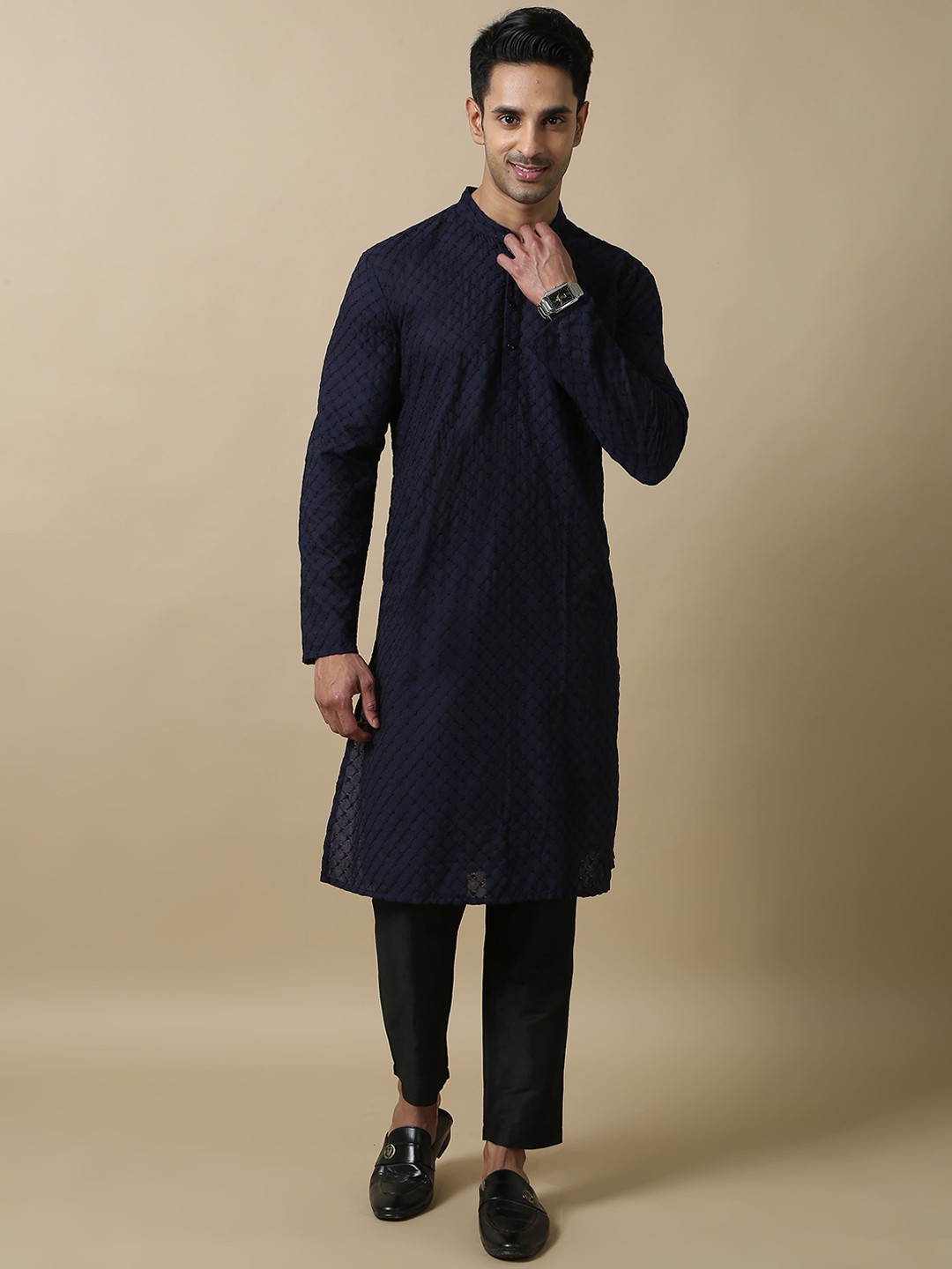 

FILORI Floral Embroidered Thread Work Pure Cotton Straight Kurta with Pyjamas, Navy blue